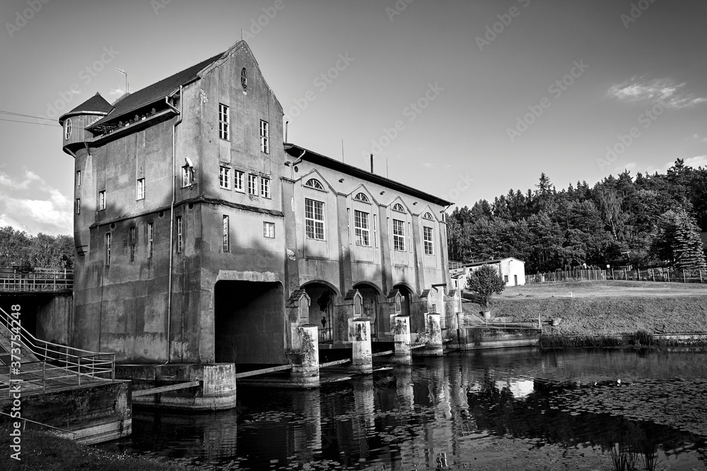 the river and the building of a historic hydroelectric power plant in Bledzew
