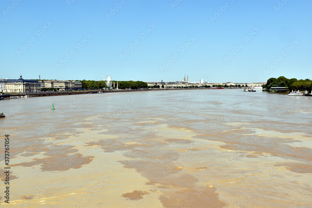 Die Garonne in Bordeaux
