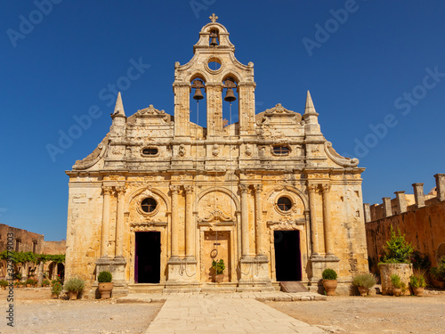 Obraz na płótnie Arkadi, Greece - August 19, 2020 - The historic monastery church in the famous Arkadi Monastery w salonie