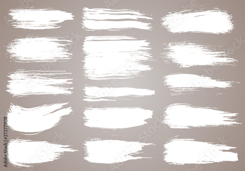Paint brush. White ink grunge brush strokes. Vector paintbrush set. Grunge design elements. Painted ink stripes