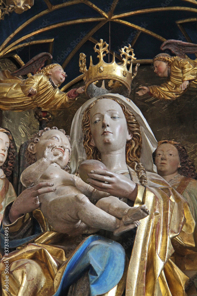 Madonna incoronata con Bambino; particolare dell'altare scolpito di Hans Klocker nella chiesa di Santo Stefano a Pinzano (Bolzano)