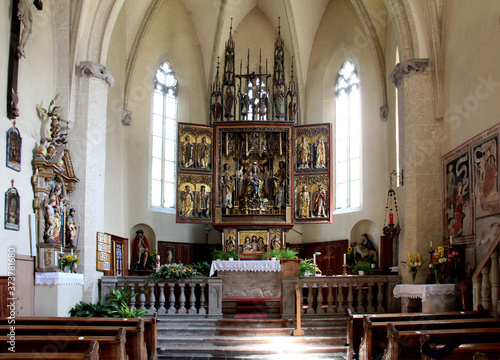 Fotografie l'altare scolpito di Hans Klocker nella chiesa di Santo Stefano a Pinzano (Bolza