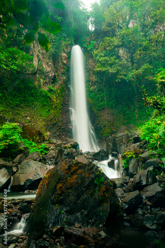 Cascada llamada 'el trueno' ubicada en Chiriquí, Panamá 