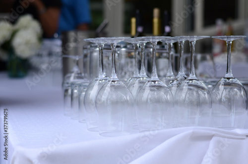 Obraz na płótnie glasses on the table w salonie
