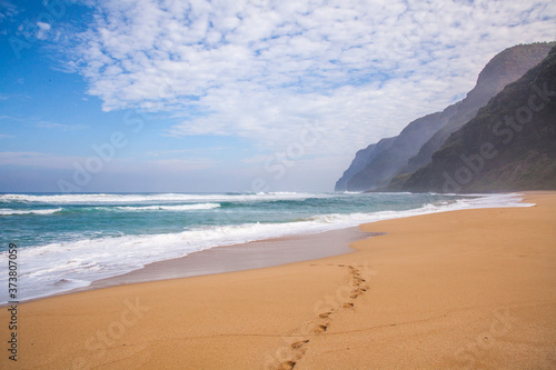USA, Hawaii, Kauai, Polihale State Park walking along the beach photo
