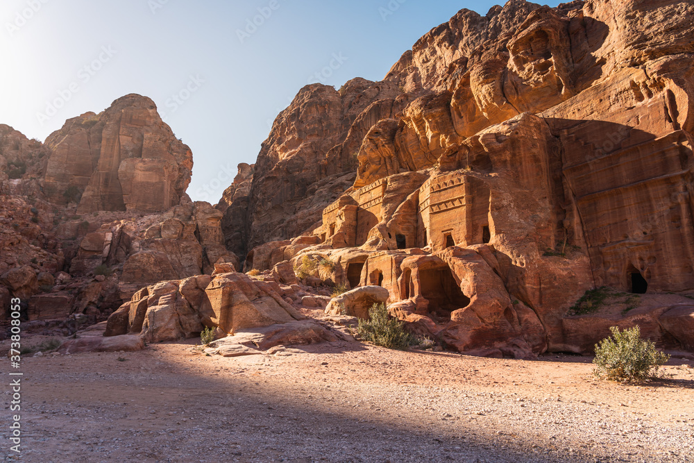 Φωτογραφία Ancient tomb around street of Facades in Petra ruin and ancient city of Nabatean