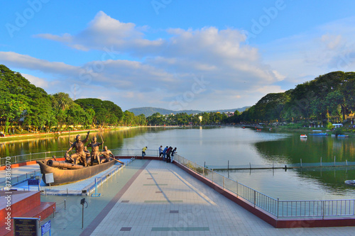 Tableau sur toile Lachit Borphukan statue at Dighalipukhuri lake in Guwahati, Assam