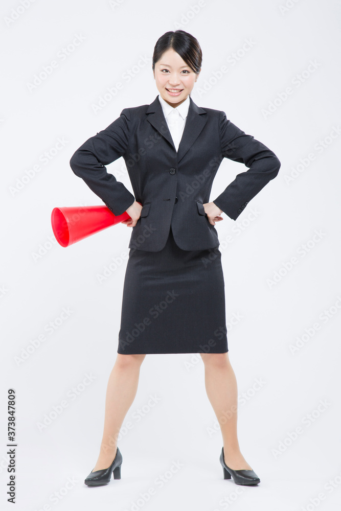 メガホンで応援する就活生