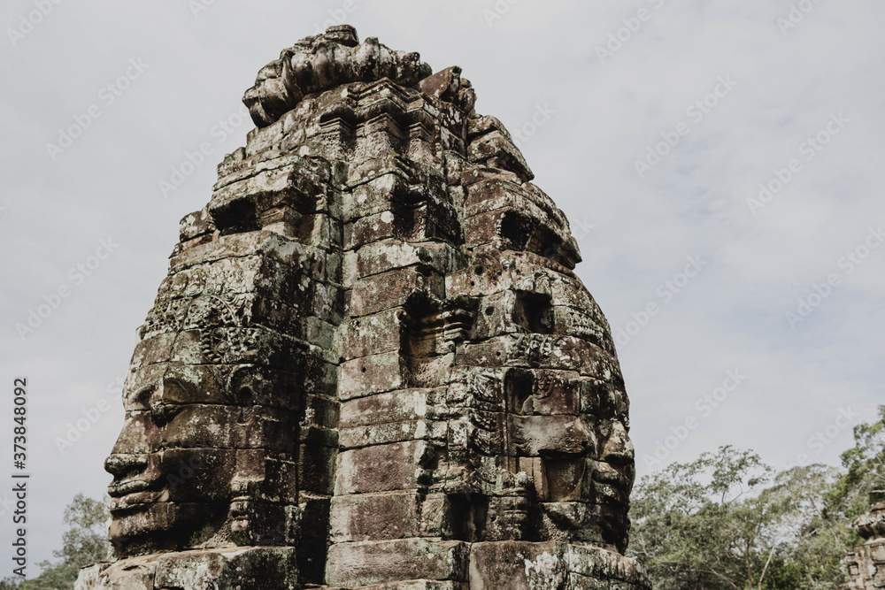 Fototapeta premium bayon temple cambodia