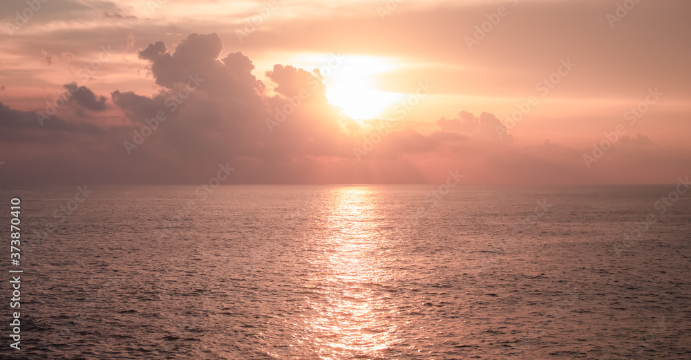 The sunsets on the sea