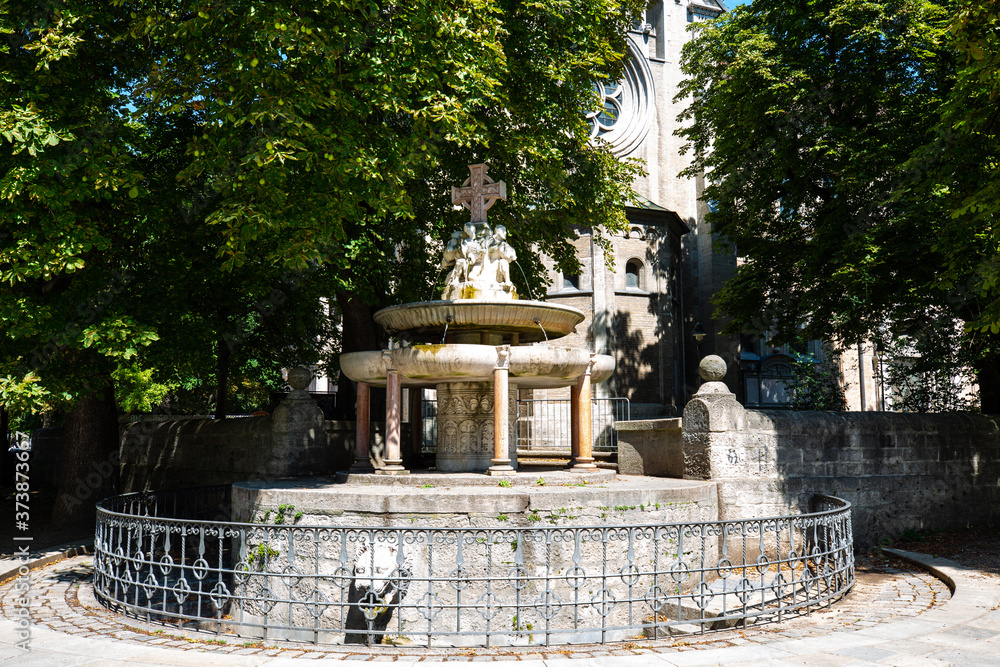 St. Anna Square; St. Anna fountain, bowl fountain
