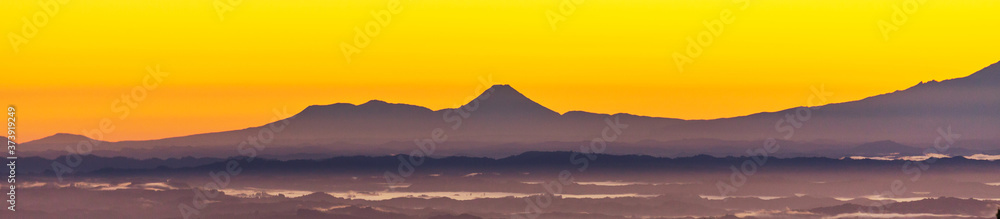 Obraz premium Mountains silhouette