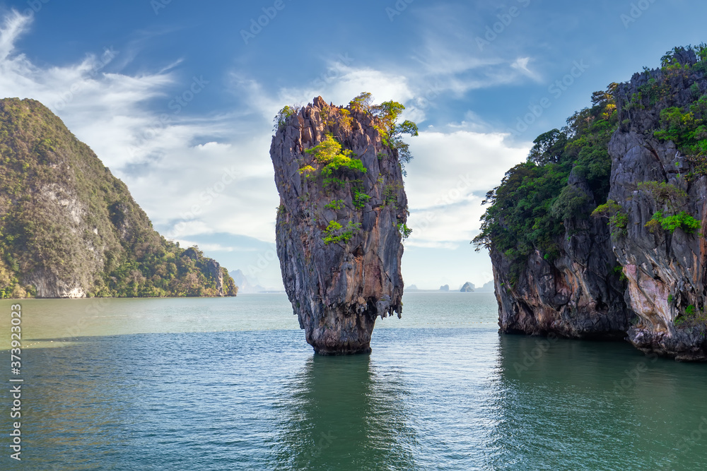 Obraz premium James Bond Island or Khao Phing Kan, Ko Tapu, Phang Nga Bay,Phang Nga Province, Thailand 