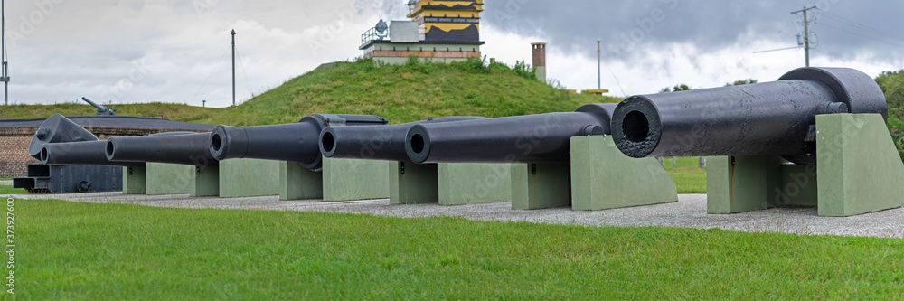 Fort Moultrie Cannon Row: 13-inch mortar, two 10-inch Rodmans, 10-inch Columbiad, 10-inch rifled Columbiad, 8-inch Parrott, 7-inch triple-banded Brooke. Fort Moultrie Cannon Row: 13-inch mortar, two 10-inch Rodmans, 10-inch Columbiad, 10-inch rifled Columbiad, 8-inch Parrott, 7-inch triple-banded Brooke.