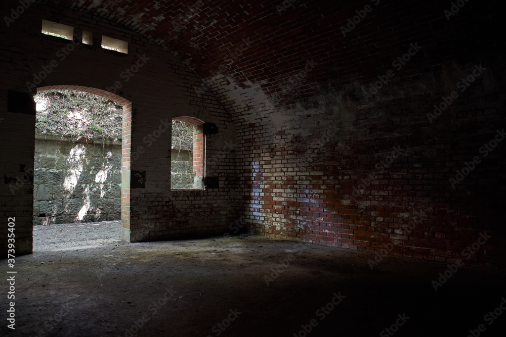 Obraz premium 破壊された軍事施設の廃墟