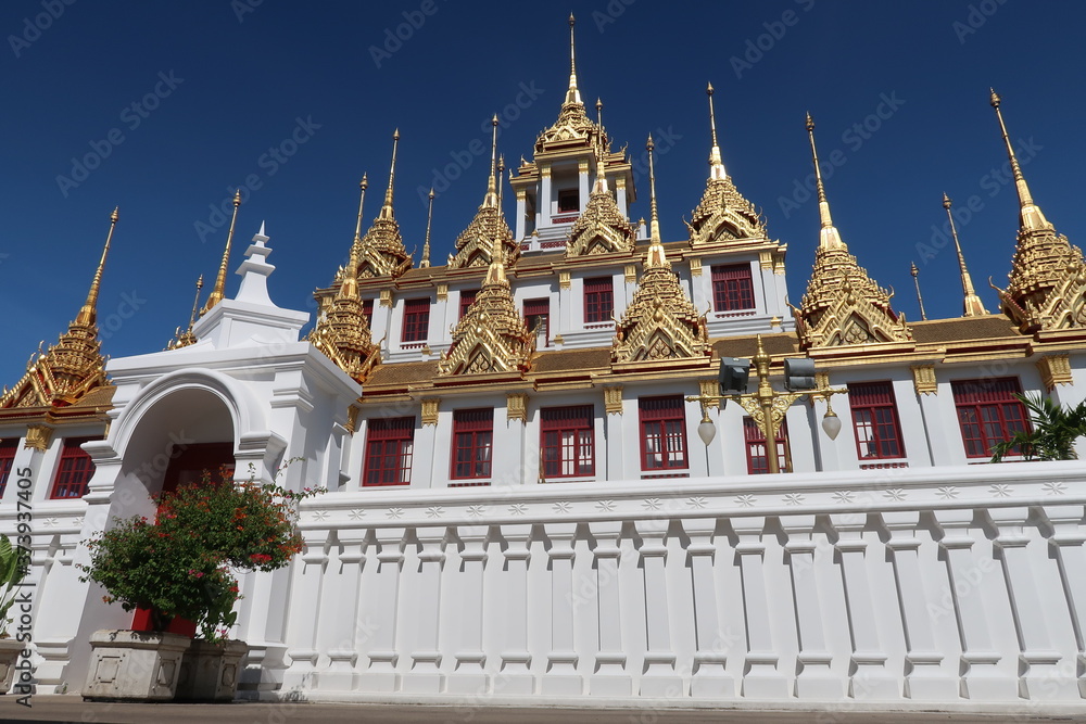 Fototapeta premium Loha Prasat Temple Wat Ratchanadda Bangkok Thailand