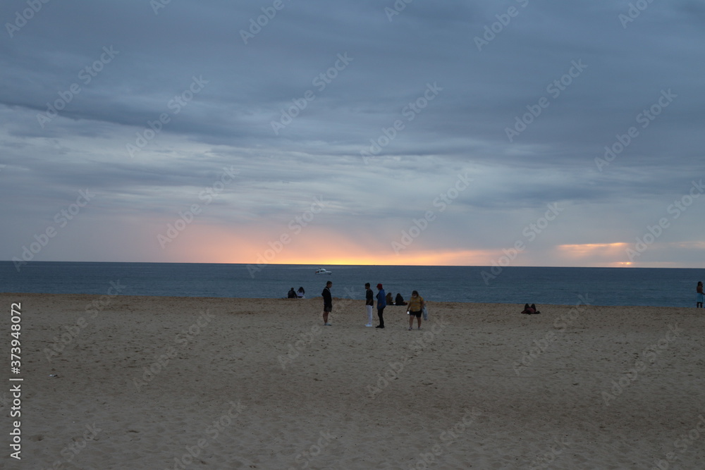 La plage de Hossegor le long de l'océan atlantique sous les nuages, ville de Soorts-Hossegor, département des Landes, France
