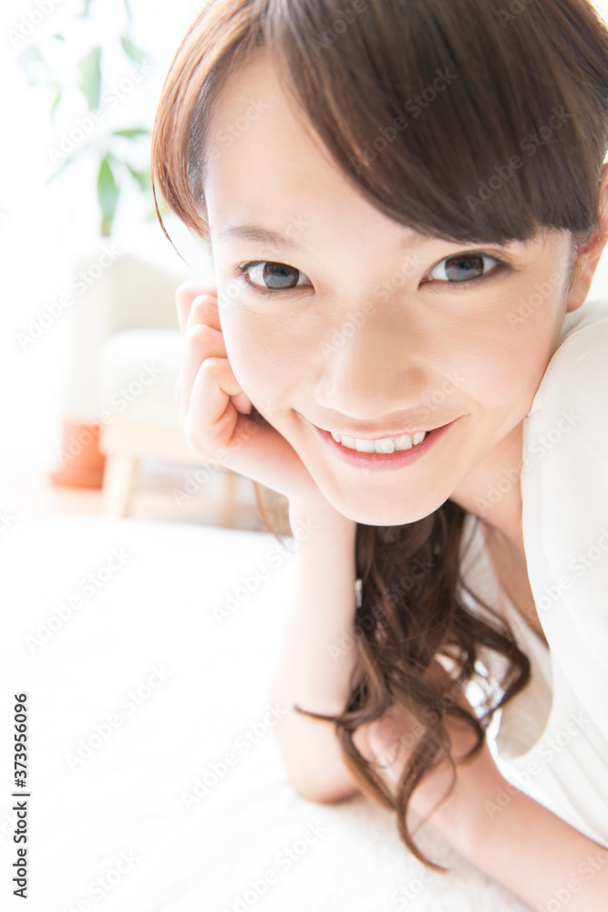 笑顔の女性 笑顔の女性