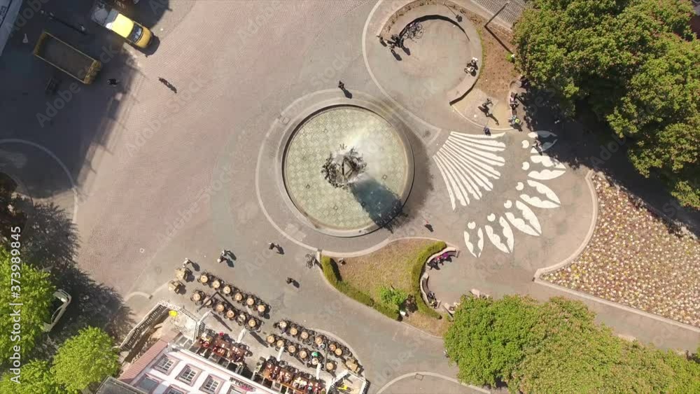 Drohenaufnahme Top Down Brunnen in Mainz Drohenaufnahme Top Down Brunnen in Mainz
