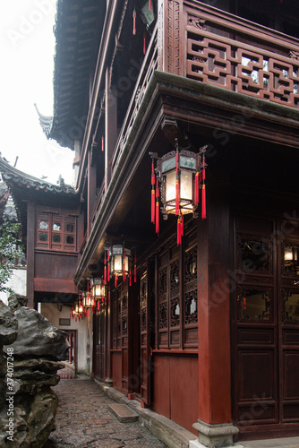 Shanghai. February 2019. Yuyuan Garden Yuyuan Garden is a refined garden located north-east of the old city of Shanghai, which houses pavilions, ponds, rocks and enchanting views.