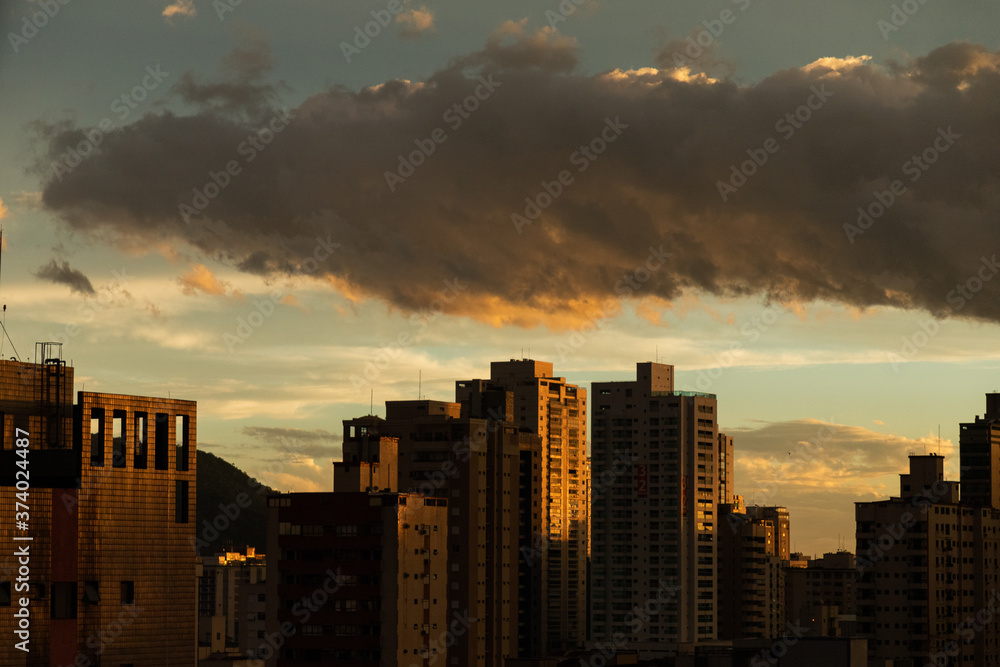 Fototapeta premium cidade ao final da tarde