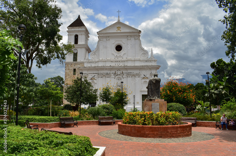 Iglesia en la plaza de Santa Fe de Antioquia