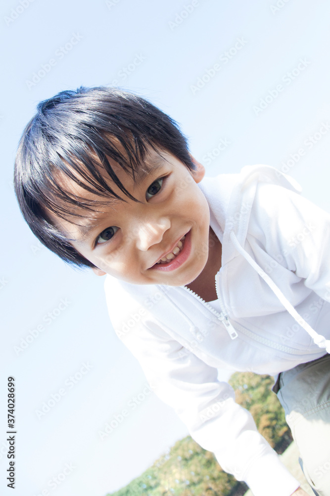 笑顔の男児 笑顔の男児
