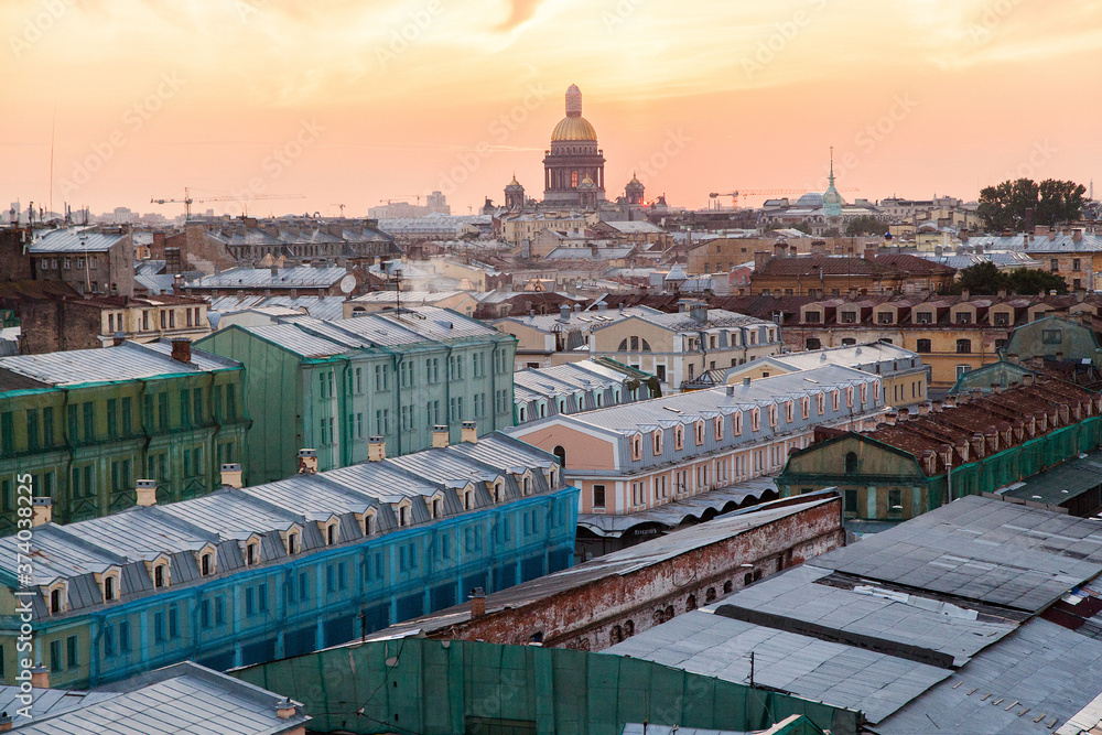 Φωτογραφία Sunset cityscape of saint petersburg with view of Saint Isaac's cathedral