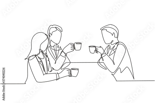 One continuous line drawing of young businessman and businesswoman doing business meeting at restaurant while holding a cup of coffee. Business talk concept. Single line draw design illustration