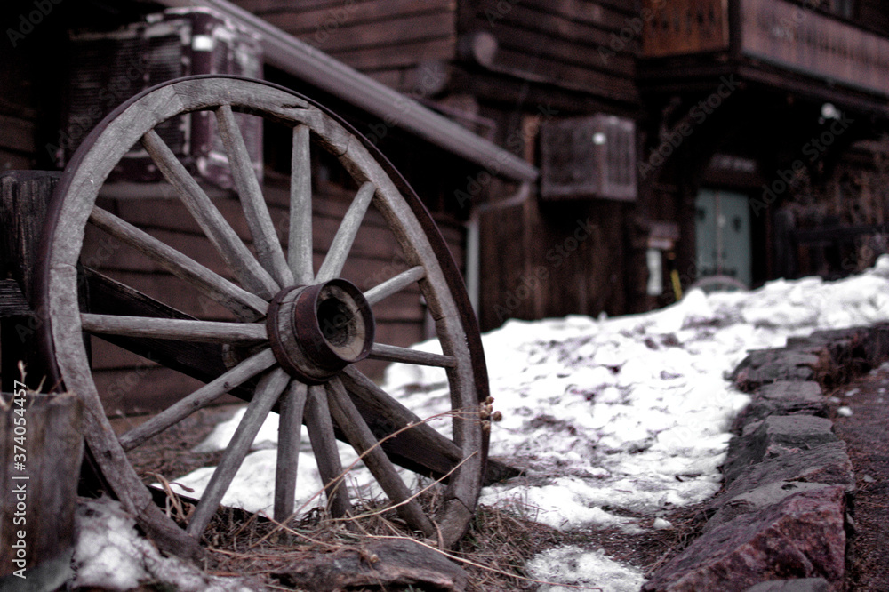 Fototapeta premium old wooden cart in winter