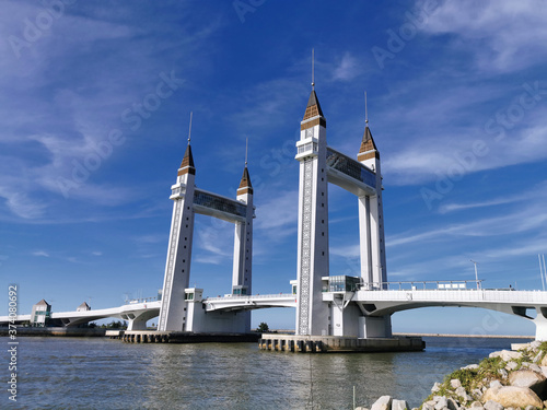 Cuadro en lienzo Kuala Terengganu Drawbridge or Jambatan Angkat Kuala Terengganu is a bascule bri