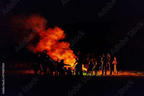 Photos Soirée entre amis autour d'un feux de joie , France, juin 2020
