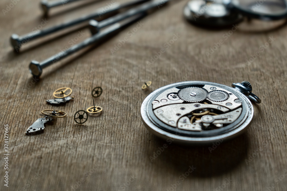 Mechanical watch repair, watchmaker's workshop Mechanical watch repair, watchmaker's workshop