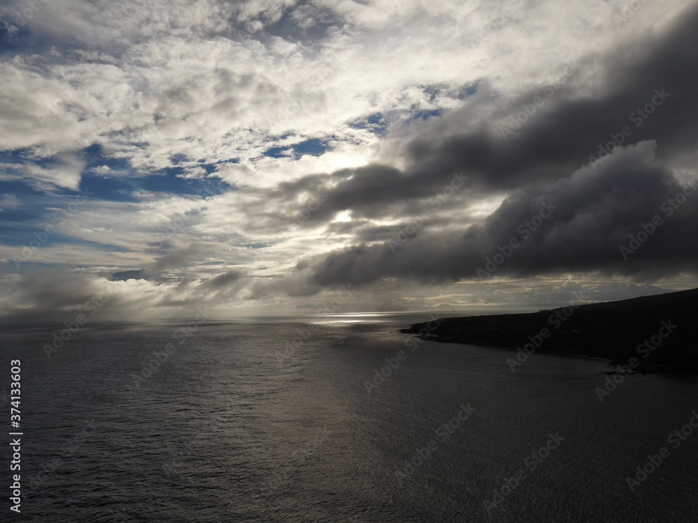 Fototapeta premium 伊豆大島の溶岩でできた海岸