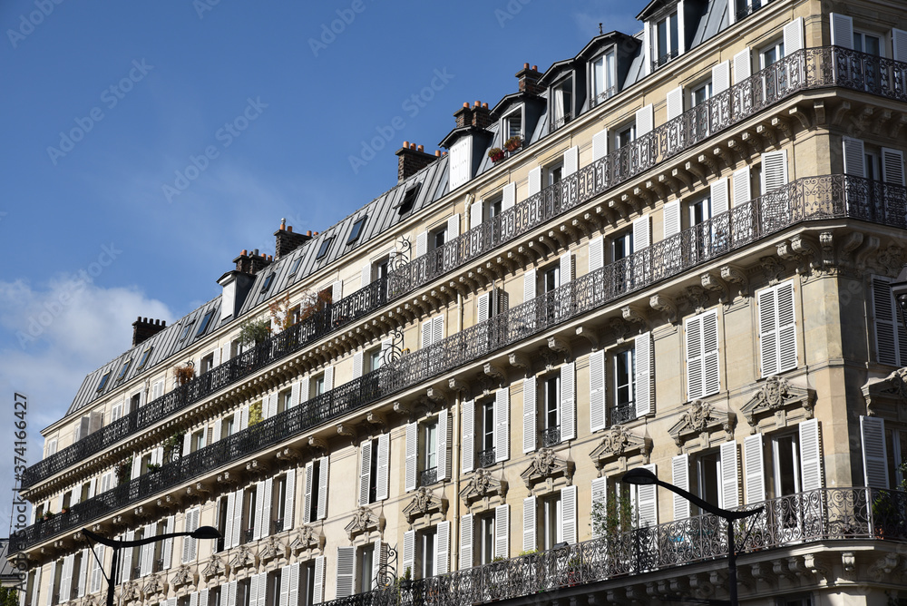 Immeuble haussmannien à Paris, France