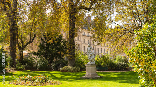 Photography Paris, the Invalides boulevard.