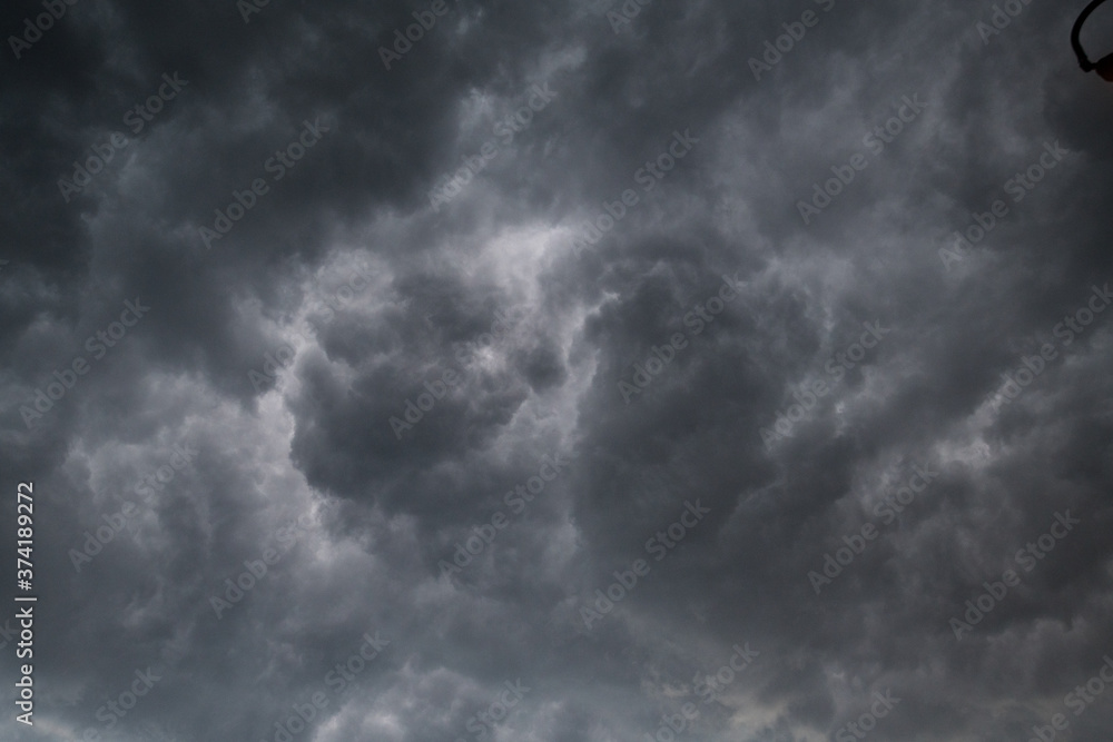 Obraz premium Dark stormy skies and black rain clouds