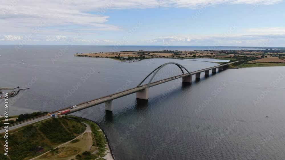 Brücke über den Fehmarnsund an der Ostsee Brücke über den Fehmarnsund an der Ostsee