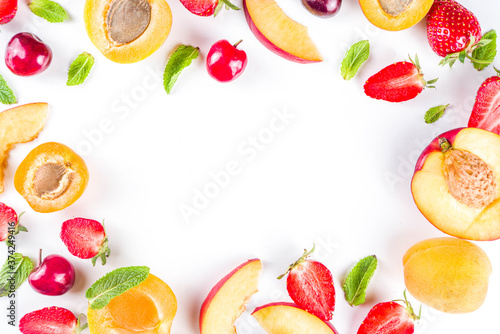Fototapeta Naklejka Na Ścianę i Meble -  Summer fruits concept