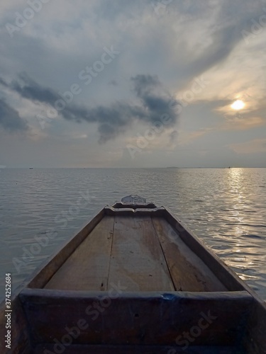 boat on the lake © อับดุลเลาะห์ และสัน