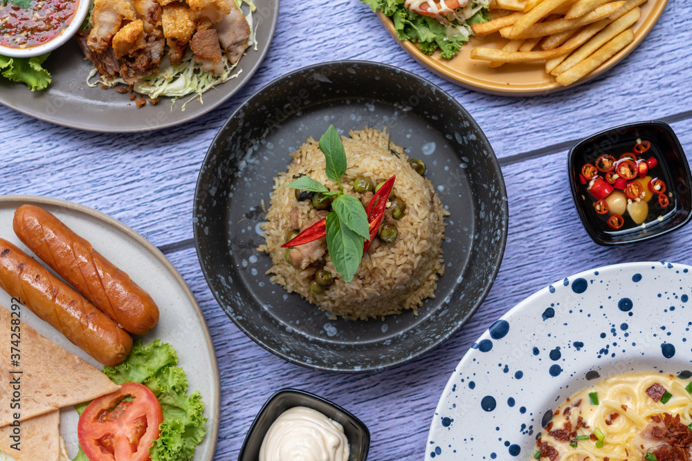 Thai Food Mixed Meals, with American Breakfasts Thai Food Mixed Meals, with American Breakfasts
