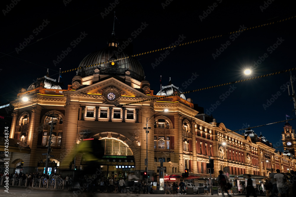 Fototapeta premium Night at Flinders Station