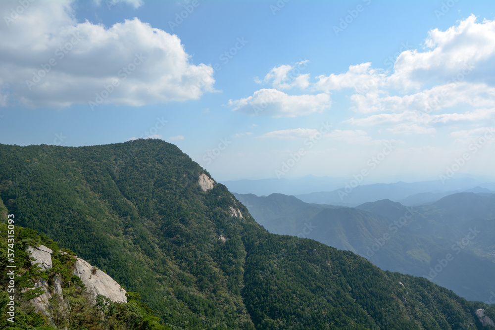 Naklejka premium Summer Scenery of Heaven Village National Geological Park in Hubei, China