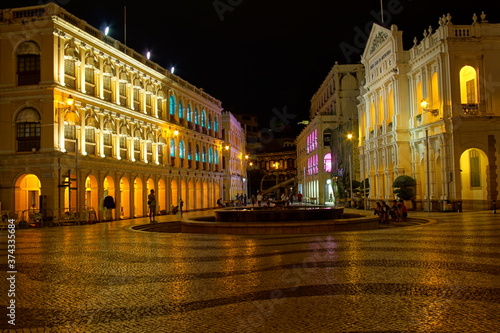 Macao,  Night street view of the Taipa old town area © Hirotsugu