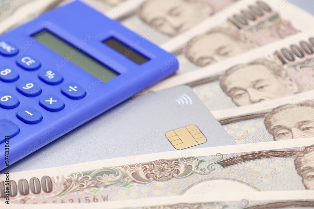 Fototapeta premium クレジットカードと1万円札