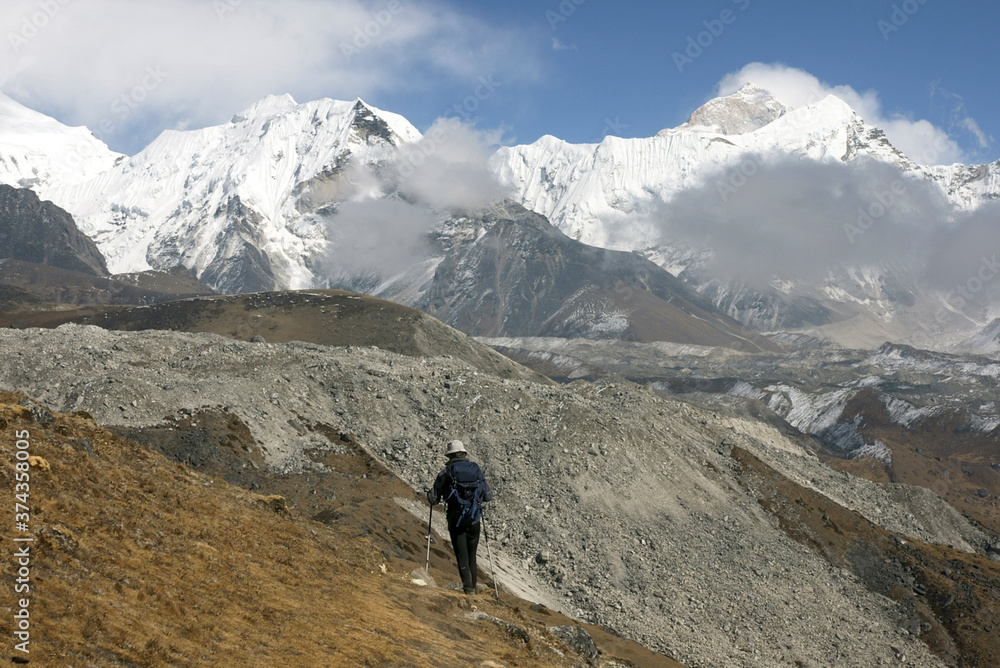 glaciares Kongma y Nuptse.Niyang Khola,Sagarmatha National Park, Khumbu Himal, Nepal, Asia.