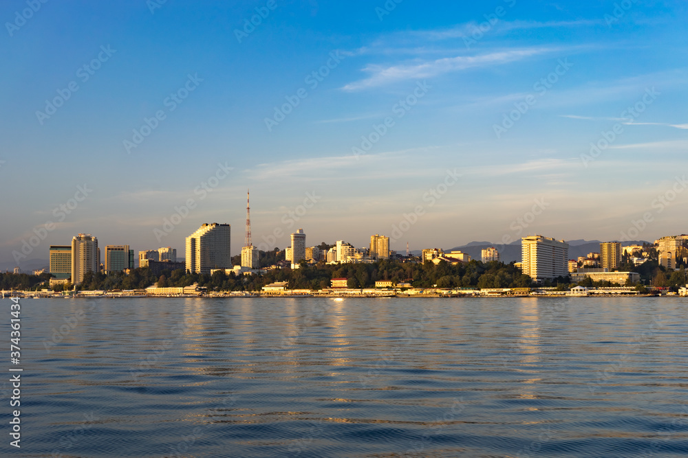 Obraz premium Urban landscape with a view of the city from the sea.