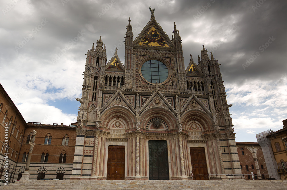 Obraz premium The splendid cathedral of Siena