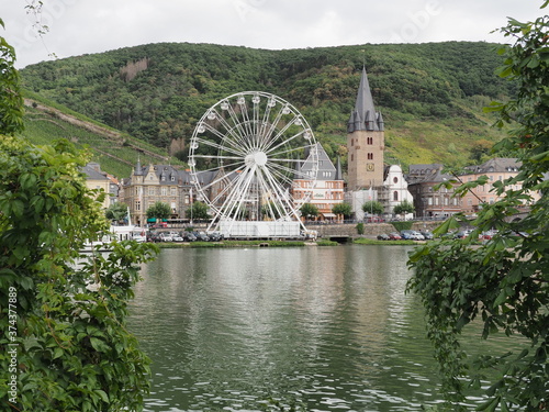 Bernkastel Kues - beliebtes Urlaubsziele an der Mosel photo