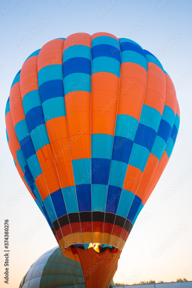 Obraz premium Big balloon flies against the sky